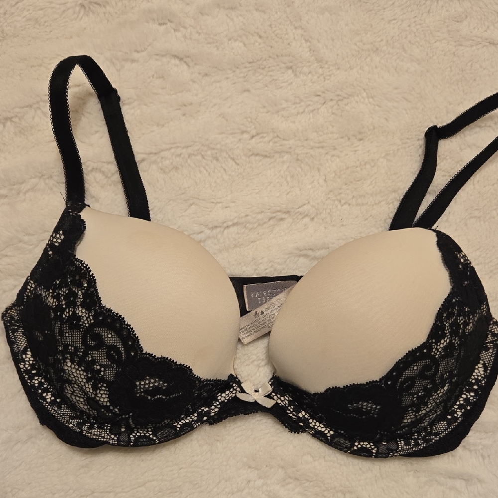 Victoria's Secret Dream Angels Plunge Lace Bra